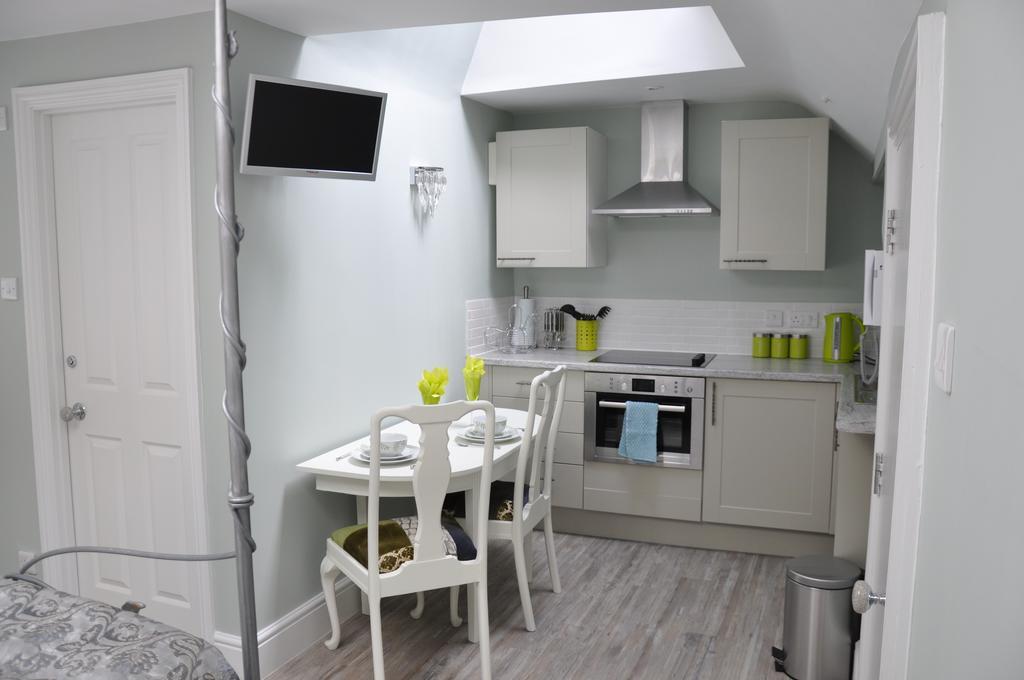 Bove Town House Apartments Glastonbury Room photo